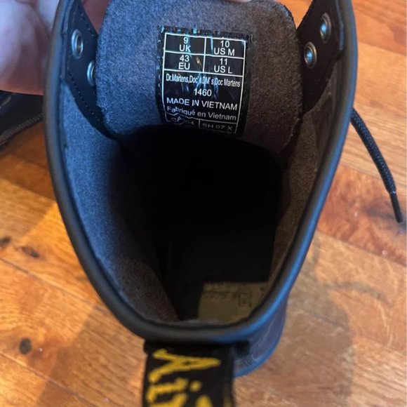 Doc Marten Insulated Boots, 10M - Picture 5 of 5